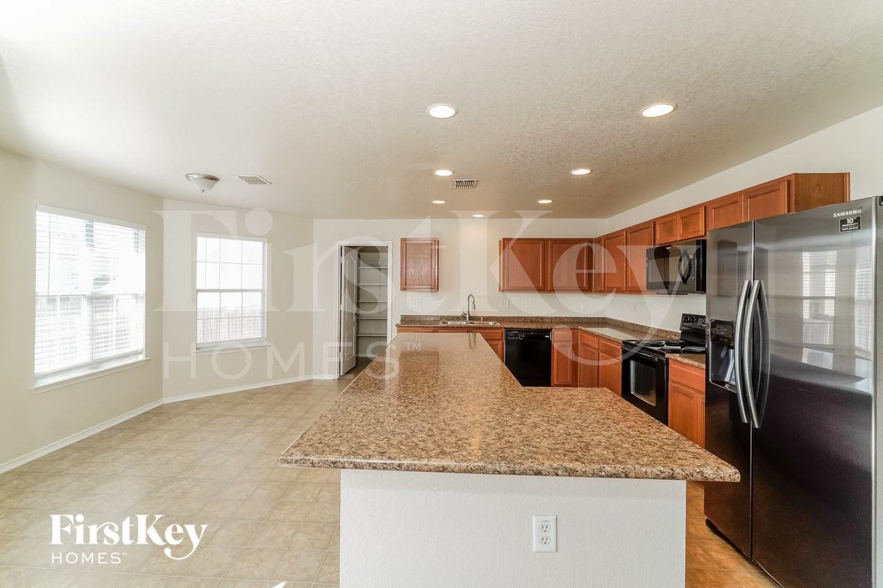 6756 Spearwood - Photo 5 of 16