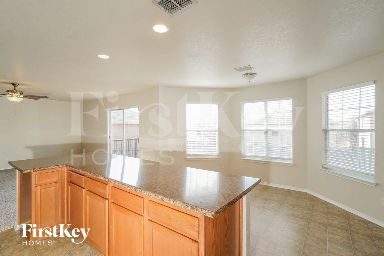 6756 Spearwood - Photo 6 of 16
