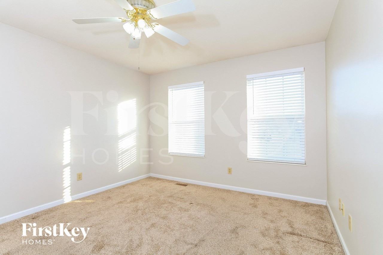 5158 Grandin Ridge Dr - Photo 7 of 15