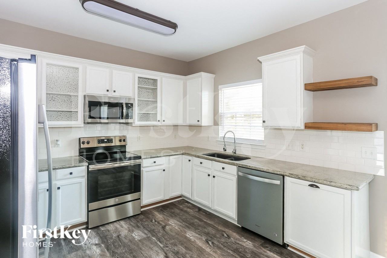 111 Vance Crescent Dr - Photo 6 of 15