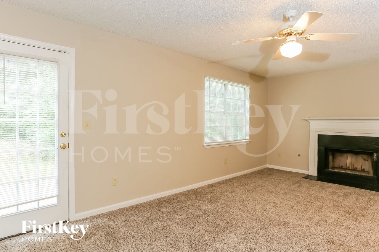 993 Cherry Laurel Dr - Photo 2 of 18