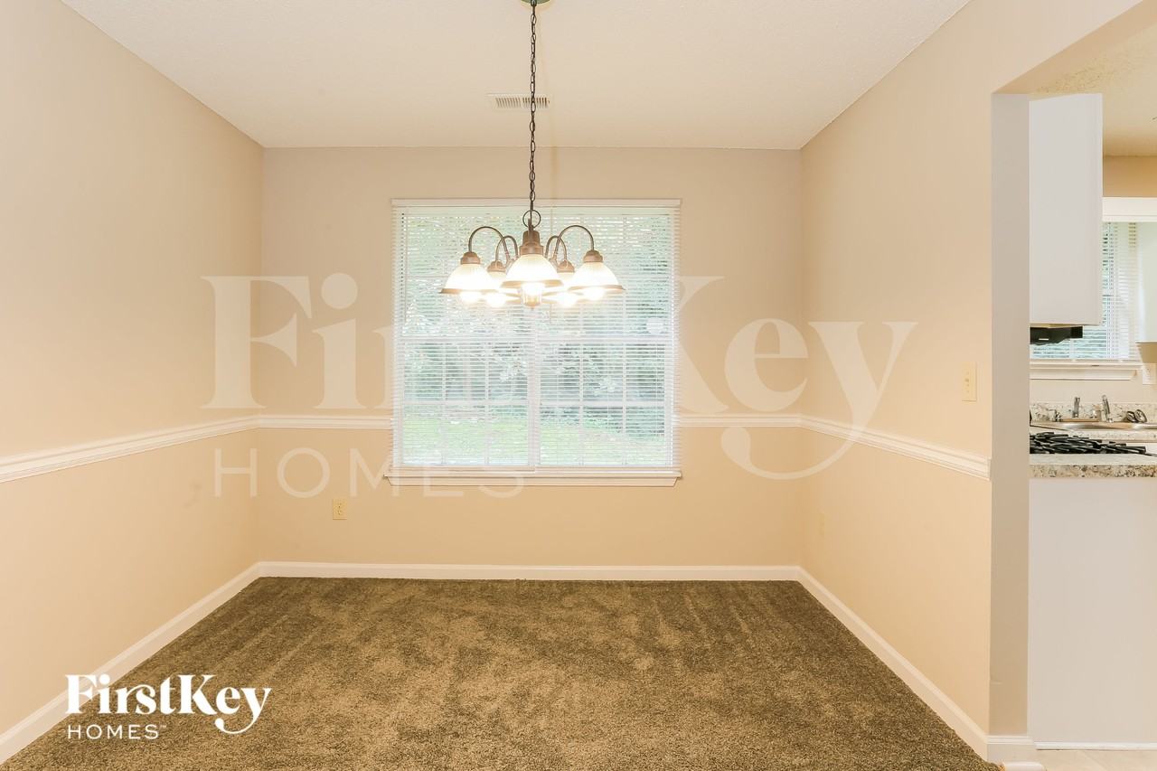 993 Cherry Laurel Dr - Photo 4 of 18