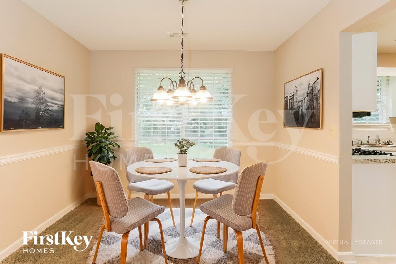 993 Cherry Laurel Dr - Photo 5 of 18