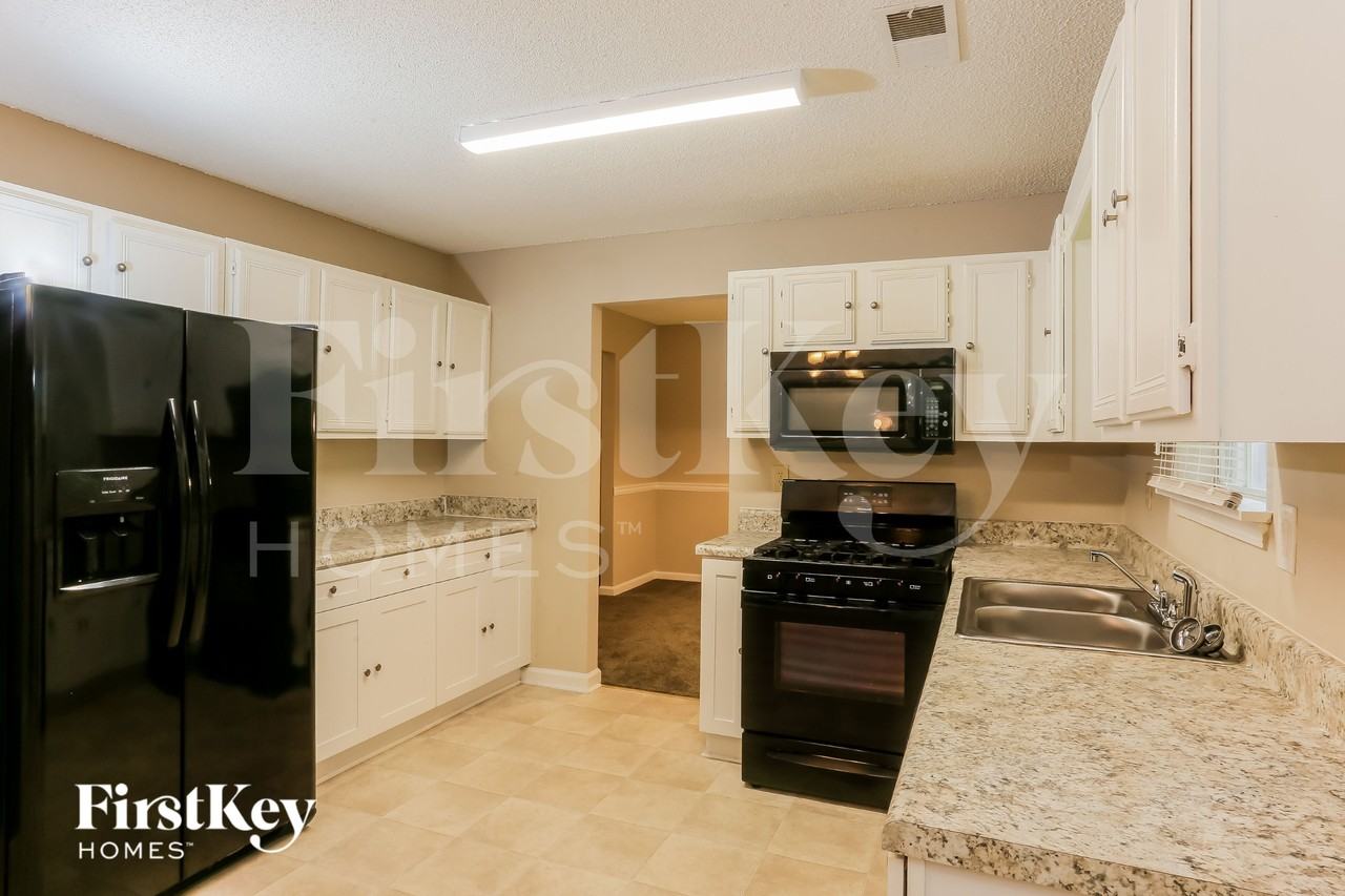 993 Cherry Laurel Dr - Photo 7 of 18