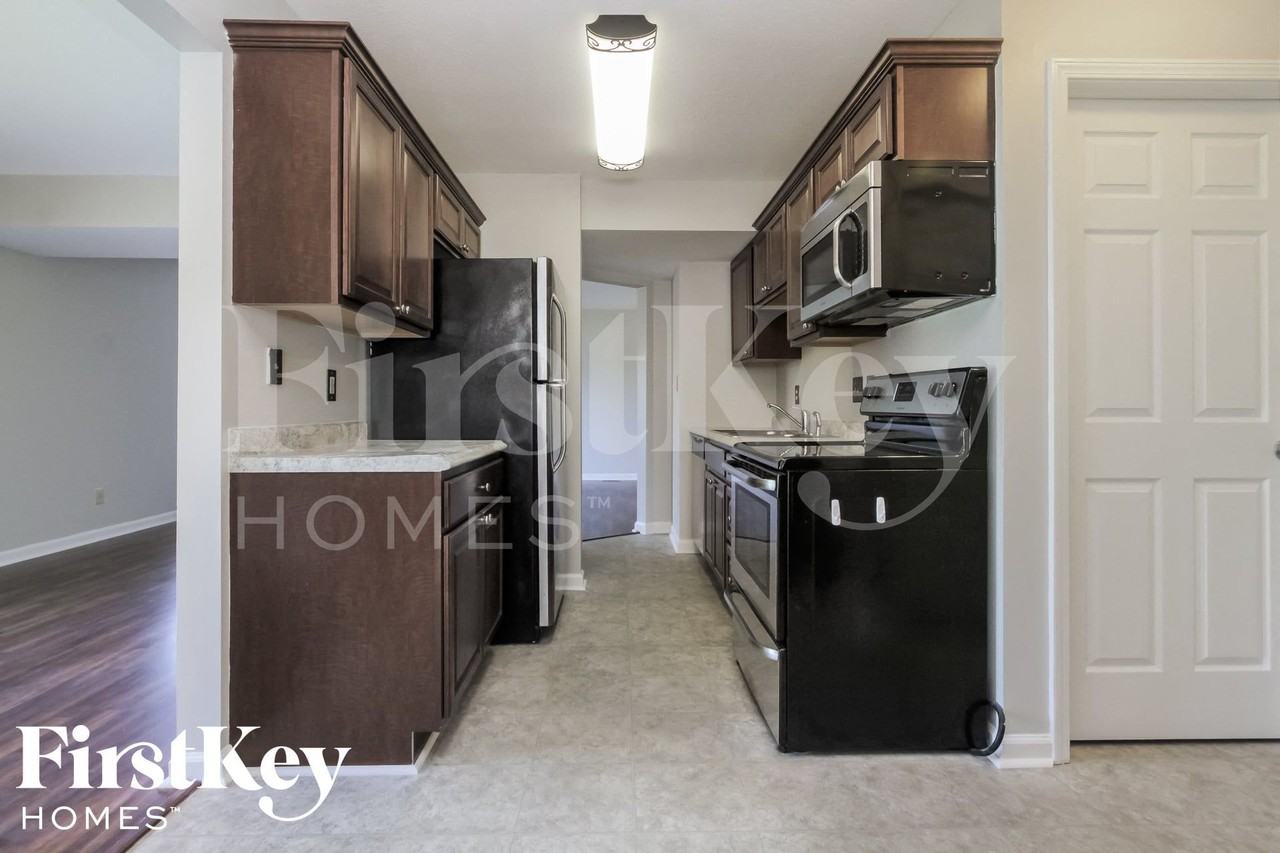 85 Westridge Blvd - Photo 6 of 15