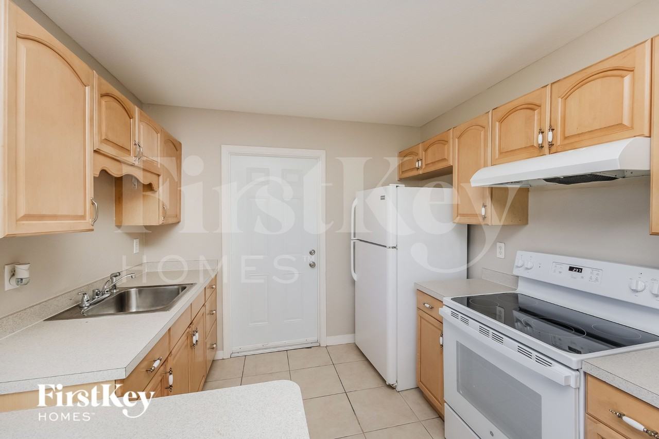 8344 Trionfo Ave - Photo 7 of 16