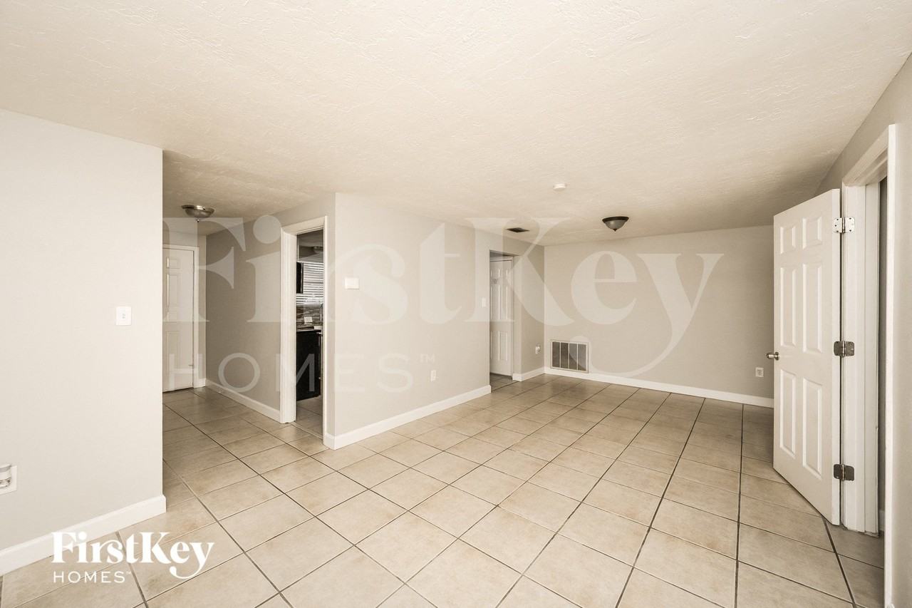 8215 Winthrop Dr - Photo 2 of 16