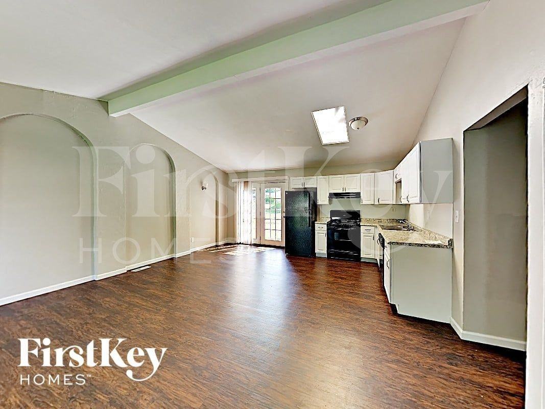 8 Deerpath Dr - Photo 5 of 16
