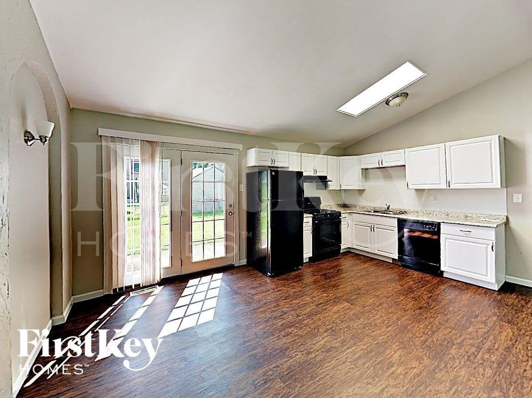8 Deerpath Dr - Photo 6 of 16