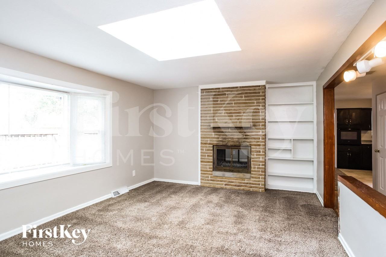 5564 Northland Rd - Photo 6 of 15