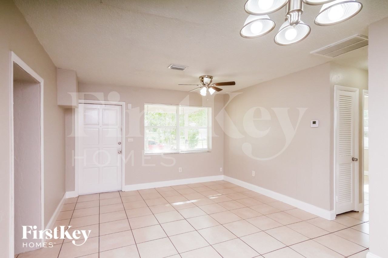 4531 Neave - Photo 3 of 20