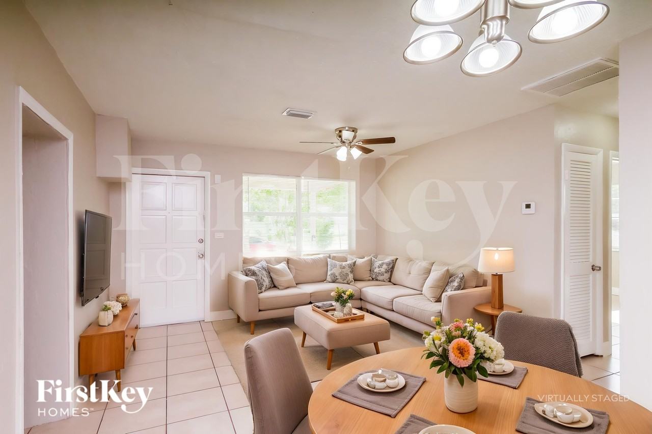 4531 Neave - Photo 4 of 20