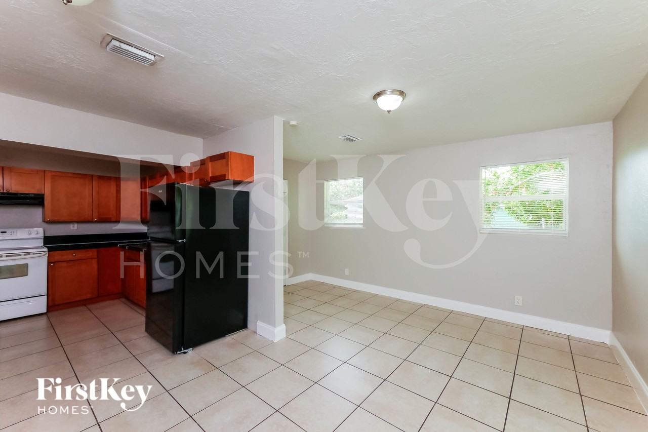 4531 Neave - Photo 7 of 20