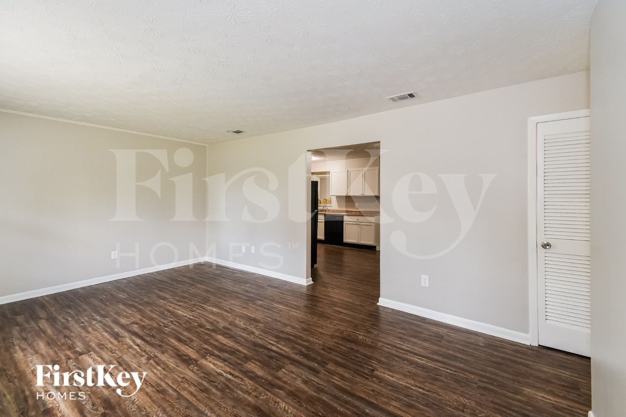 4476 Jade Dr W - Photo 3 of 17