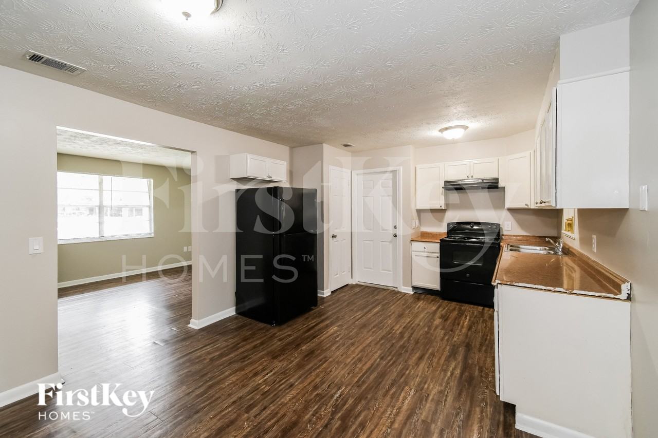 4476 Jade Dr W - Photo 5 of 17