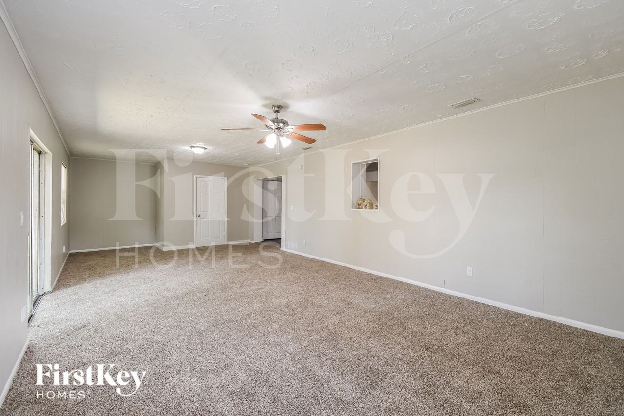 4476 Jade Dr W - Photo 7 of 17