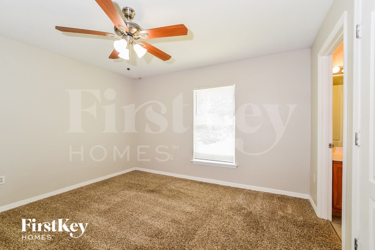 2657 Bentley Dr - Photo 7 of 16