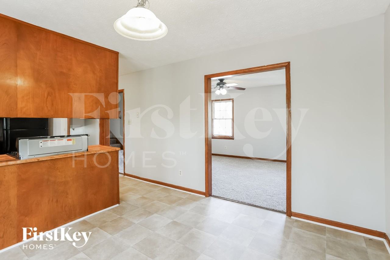 240 Summerwood Ln - Photo 6 of 18
