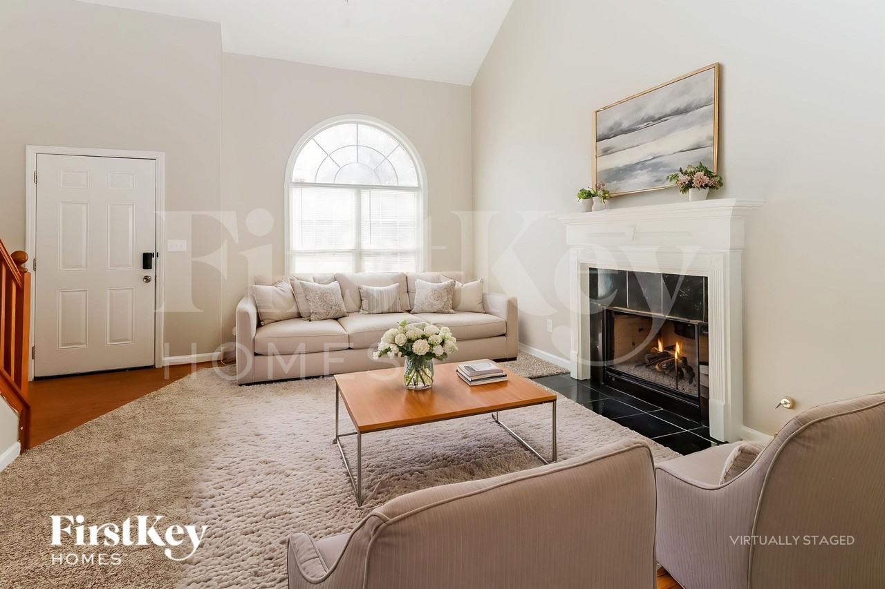 2324 Sandspring Dr Sw - Photo 4 of 18