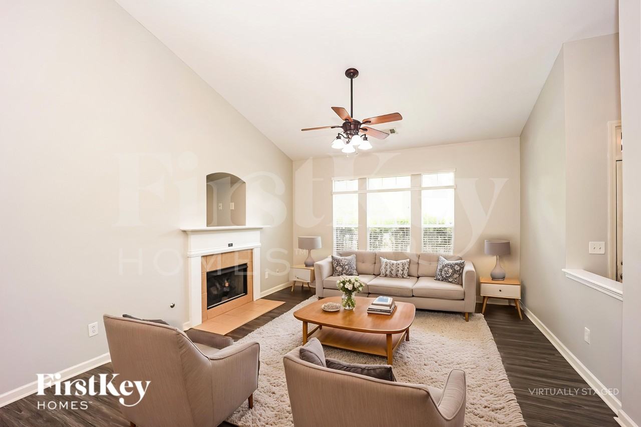 207 Fairgrove Ln - Photo 4 of 19