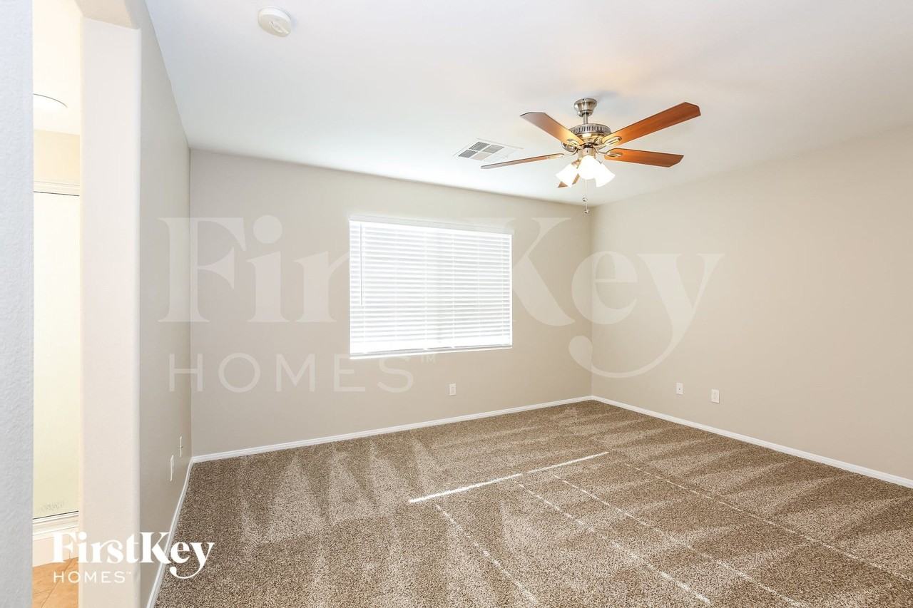 1849 Arch Stone Ave - Photo 6 of 15