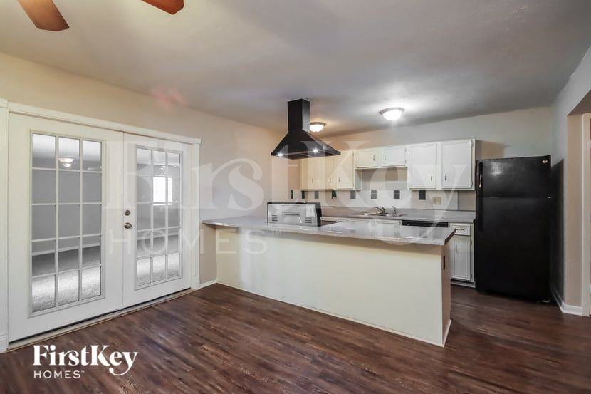 14658 Meyersville Dr - Photo 5 of 15