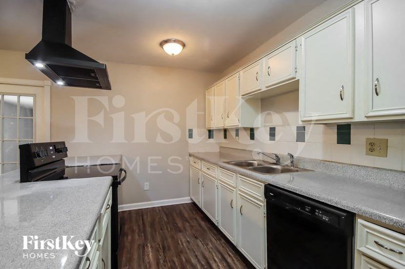 14658 Meyersville Dr - Photo 6 of 15