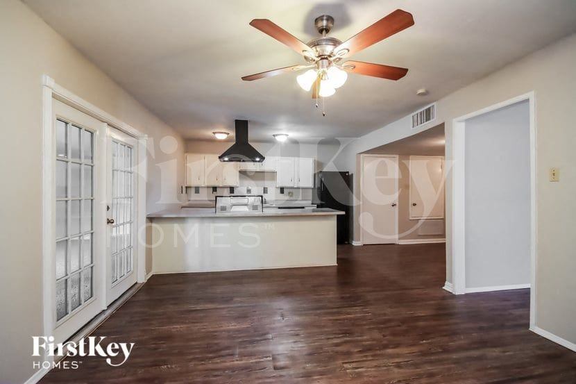 14658 Meyersville Dr - Photo 7 of 15