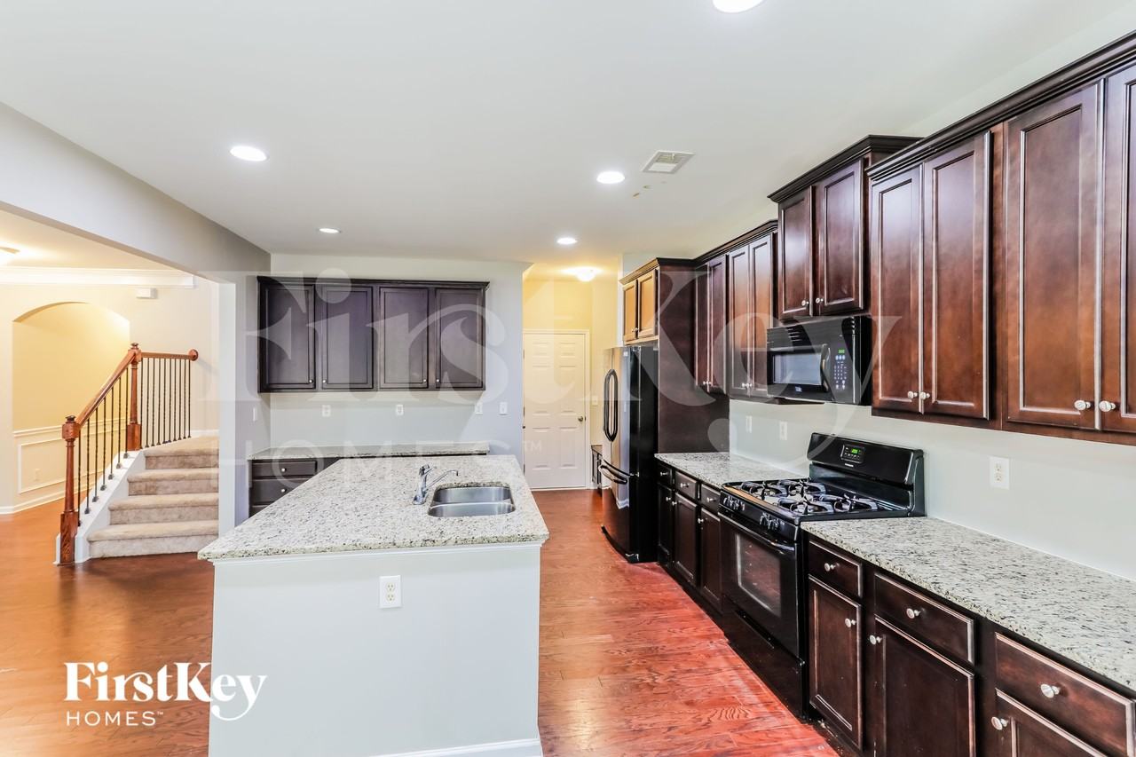 1253 Creek Top Rd - Photo 5 of 18