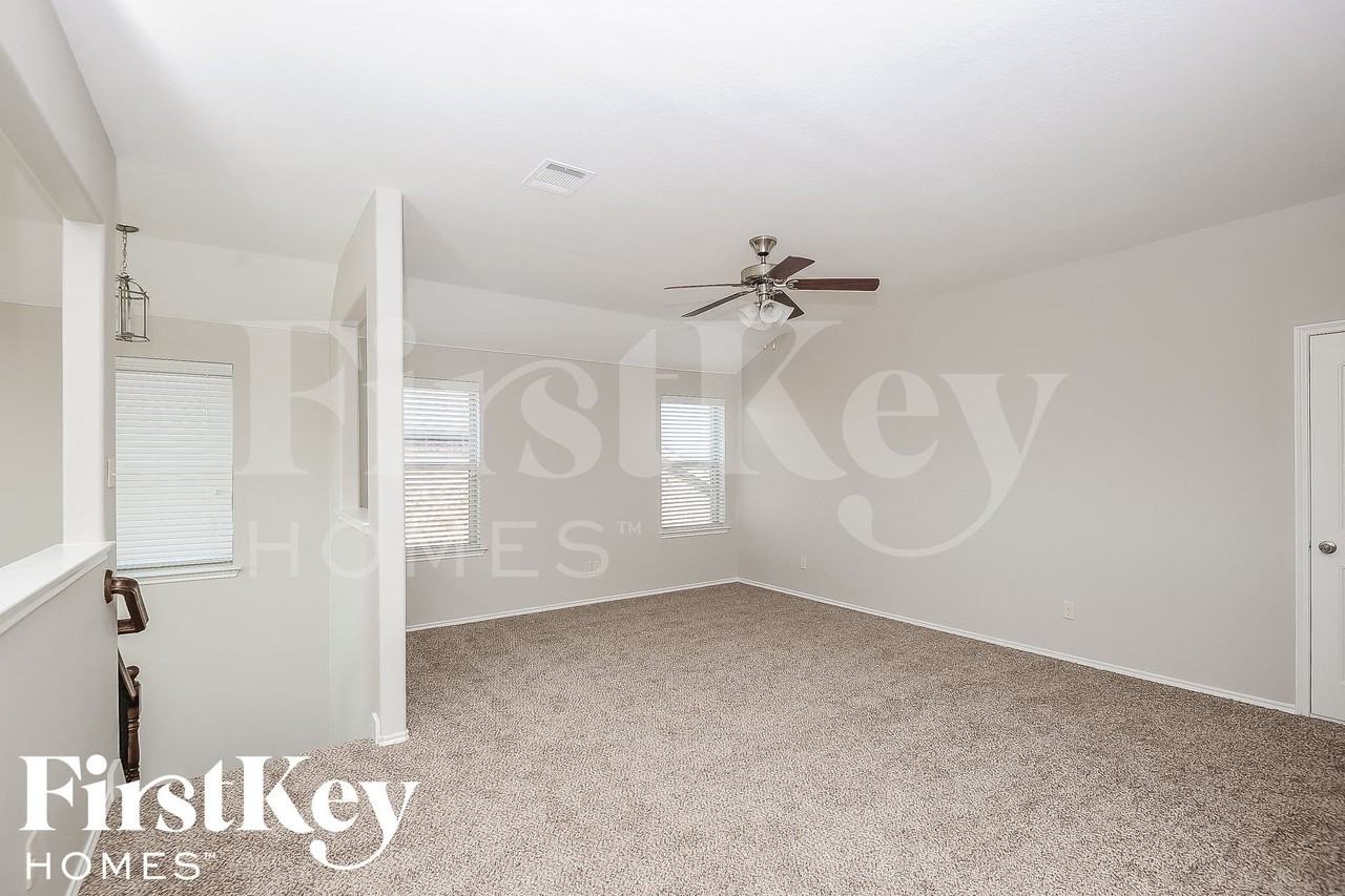 1112 Kaufman Rd - Photo 3 of 16