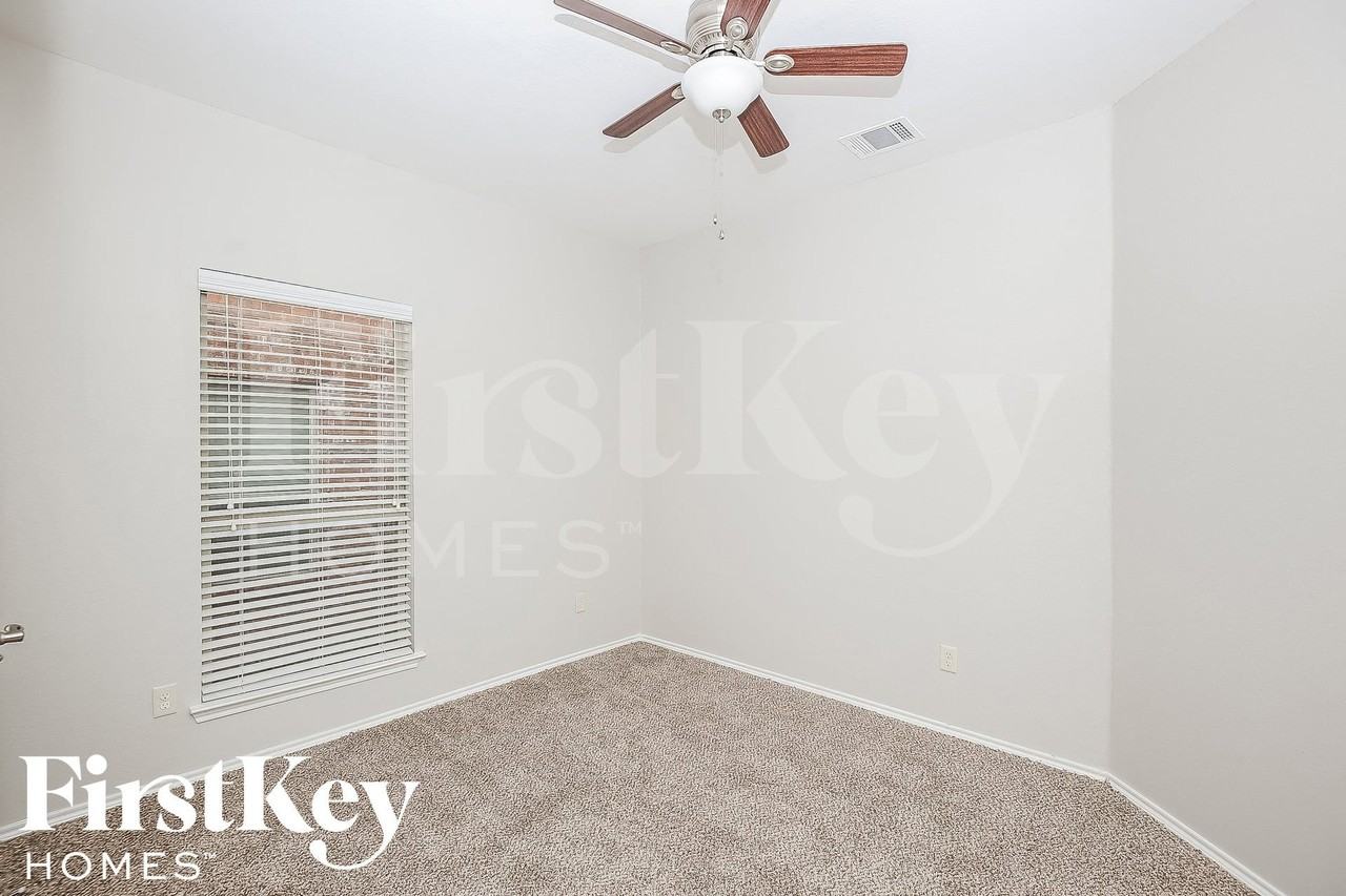 1112 Kaufman Rd - Photo 7 of 16