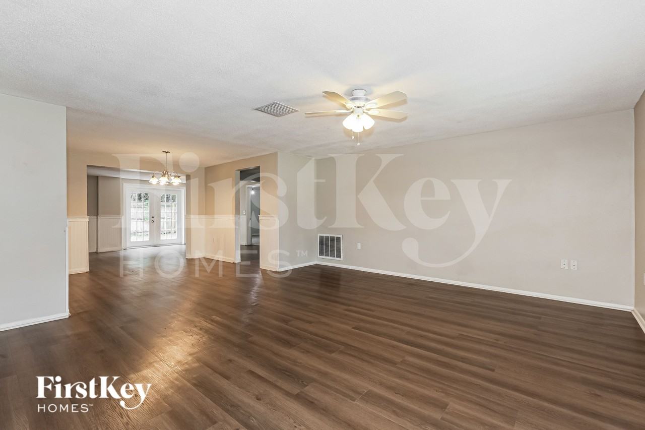 10805 Piccadilly Rd - Photo 5 of 20