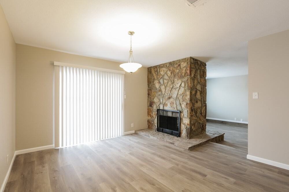 8116 Eginton Ave - Photo 5 of 16