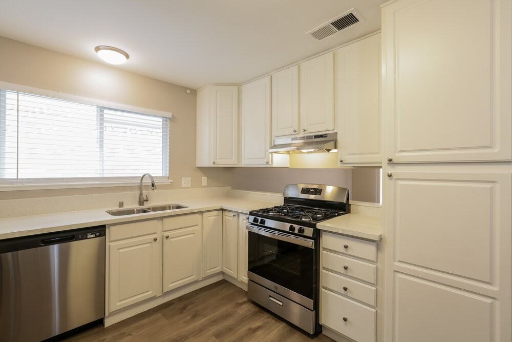 8116 Eginton Ave - Photo 7 of 16