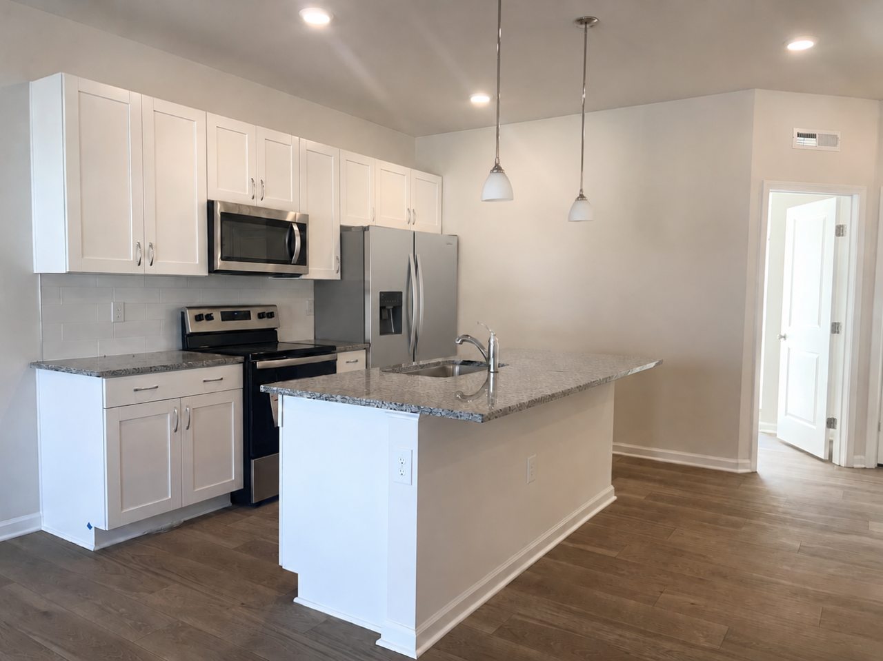 118 Boykin Ave - Photo 2 of 17