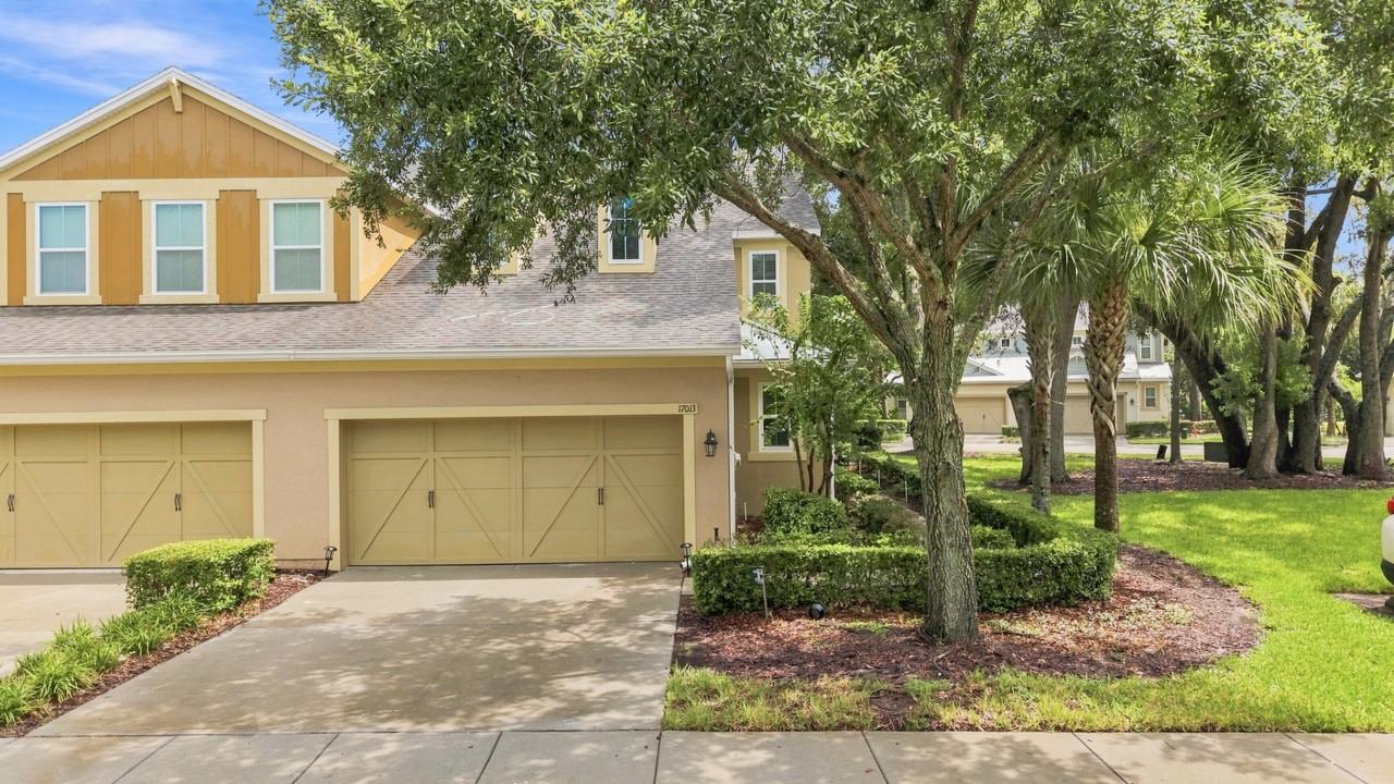 17013 Vilesta Dr - Photo 3 of 38