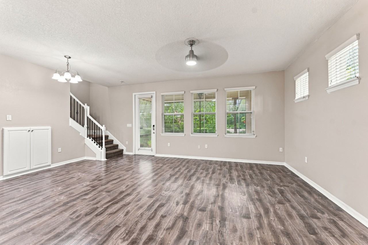 17013 Vilesta Dr - Photo 5 of 38