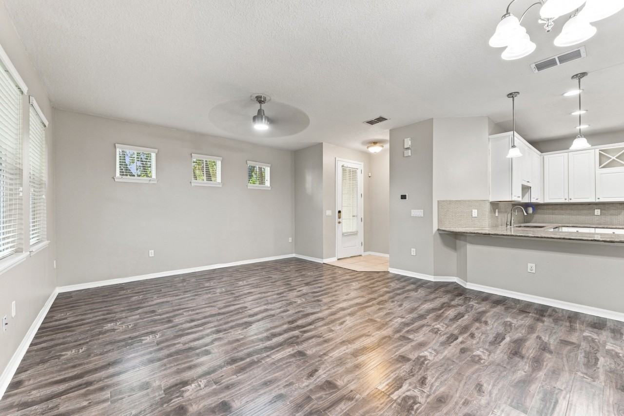 17013 Vilesta Dr - Photo 7 of 38