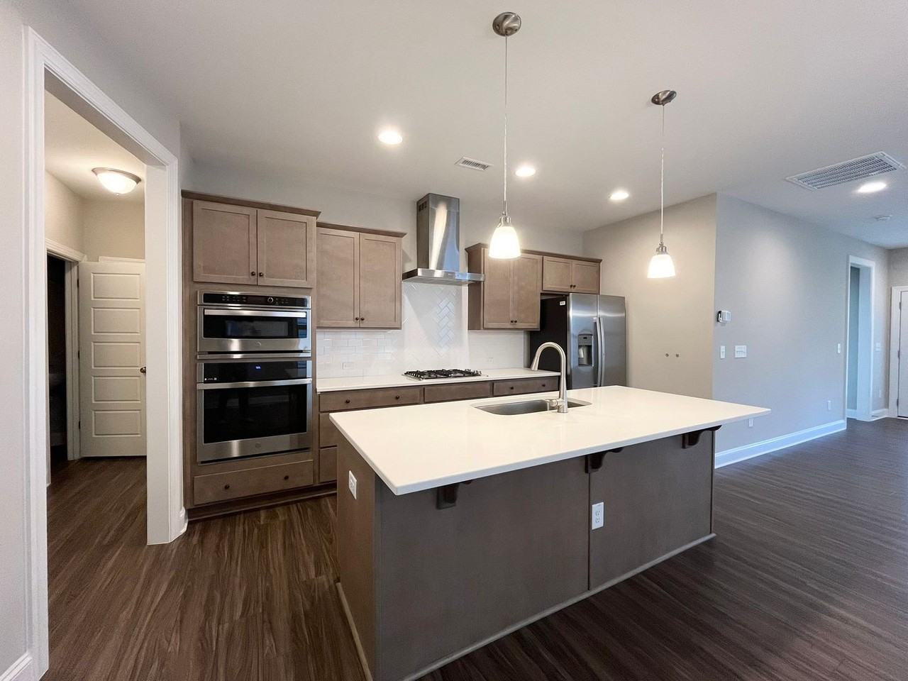 1002 Greatland Rd - Photo 3 of 27