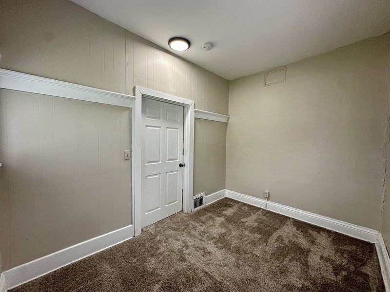 922 Center Point Rd Ne - Photo 5 of 17