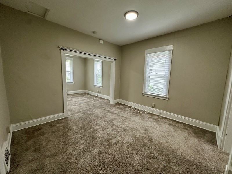 922 Center Point Rd Ne - Photo 6 of 17