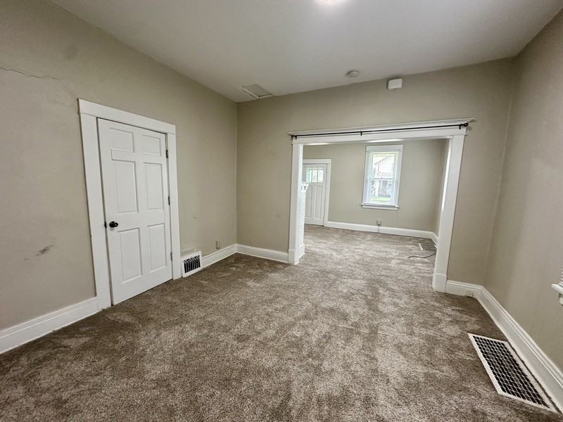 922 Center Point Rd Ne - Photo 7 of 17