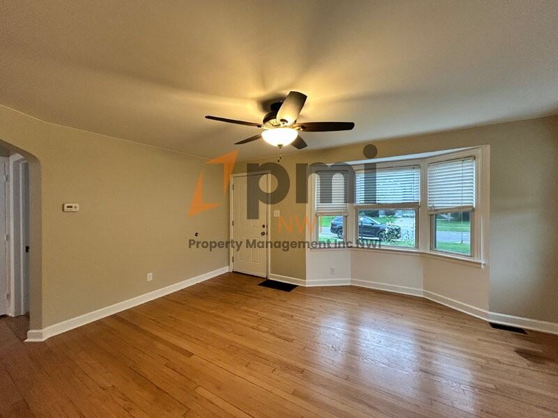 1110 Lafayette St - Photo 3 of 16