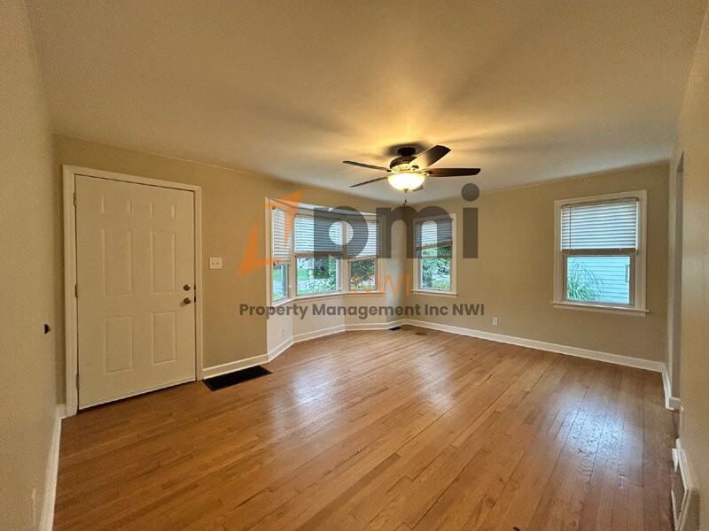 1110 Lafayette St - Photo 4 of 16