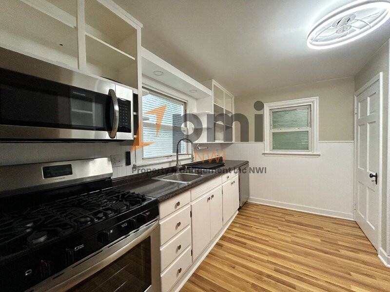 1110 Lafayette St - Photo 5 of 16