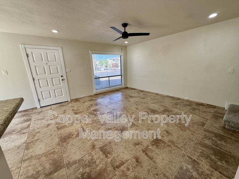 8601 S 48th St - Photo 4 of 19