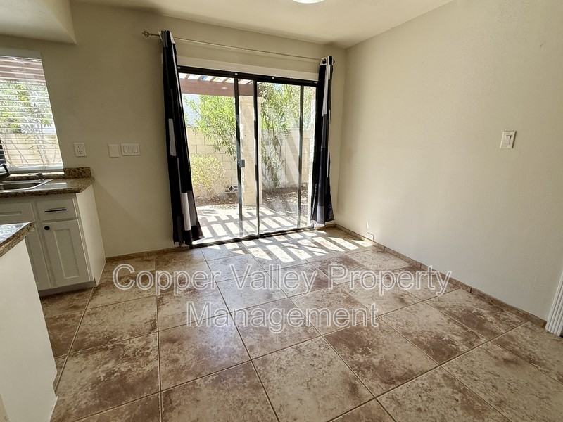 8601 S 48th St - Photo 6 of 19