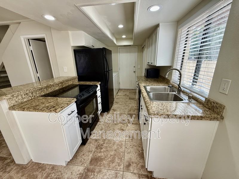 8601 S 48th St - Photo 7 of 19