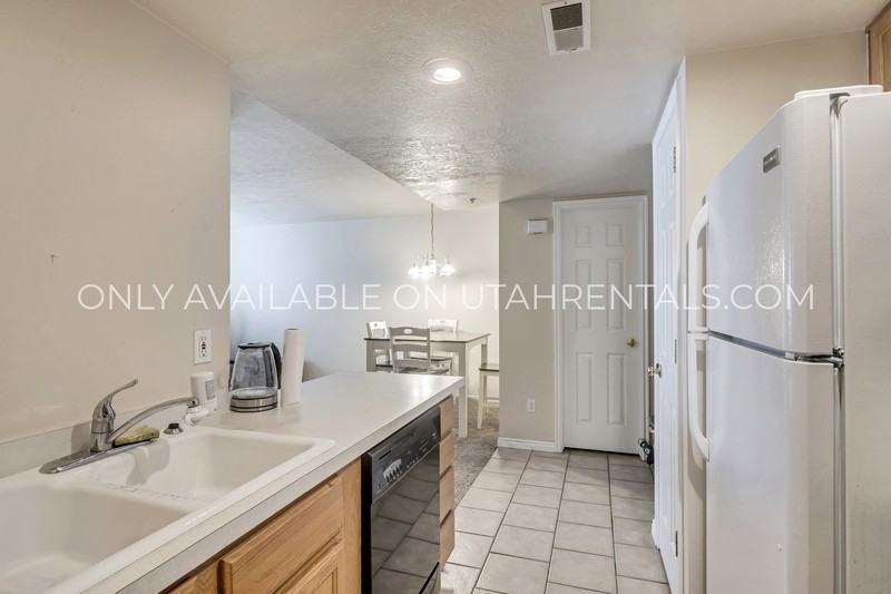 112 Cougar Blvd #307M - Photo 2 of 16