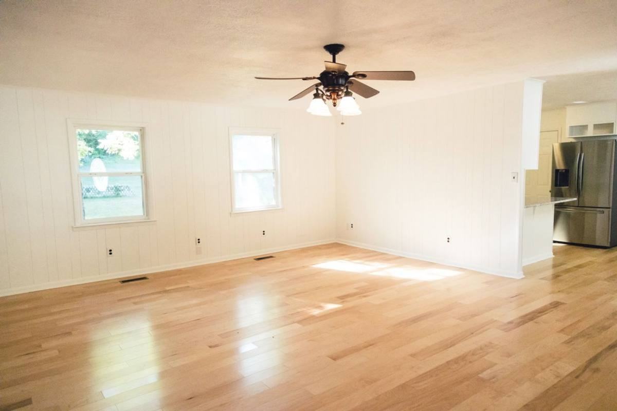 10716 Dallas Hollow Rd - Photo 3 of 10